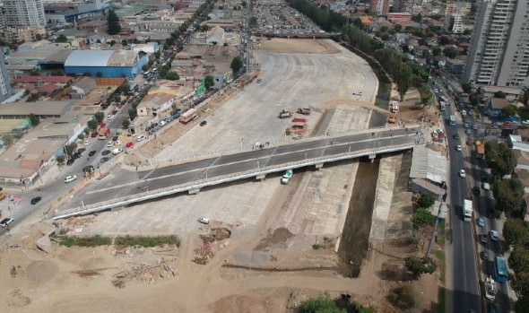 Construcción de puente Los Castaños está en etapa de terminaciones