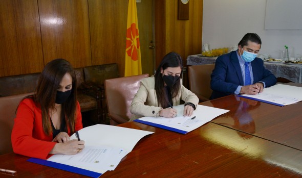 Alcaldesa Ripamonti firma convenios para integrar al municipio a portal del Consejo para la Transparencia