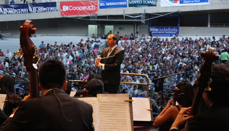 Alcaldesa Virginia Reginato destacó espectacular inicio de conciertos de Verano