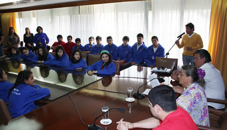 Selecciones de básquetbol infantiles de Viña del Mar fueron saludadas por alcaldesa Virginia Reginato