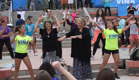 Vecinos y turistas compartieron clases de zumba con  alcaldesa Virginia Reginato