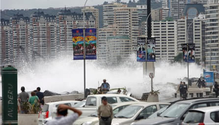 Municipio de Viña del Mar llama a tener precaución por fuertes  marejadas