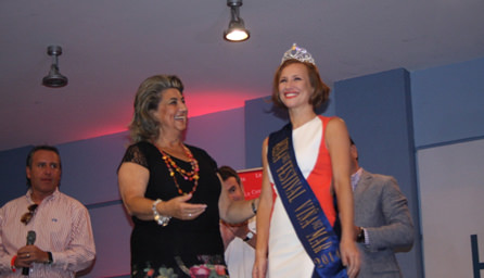 Actriz Sigrid Alegría fue coronada Reina del Festival de Viña 2014 por alcaldesa Virginia Reginato