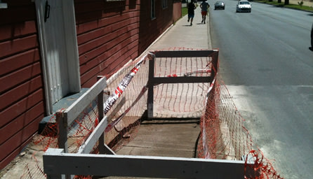 Municipio de Viña del Mar reparó acera en mal estado de Avenida Borgoño