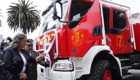 Municipio de Viña del Mar entrega importante subvención a Cuerpo de bomberos