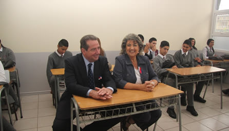 En remozado Liceo Guillermo Rivera, alcaldesa Virginia Reginato inauguró año escolar 2014
