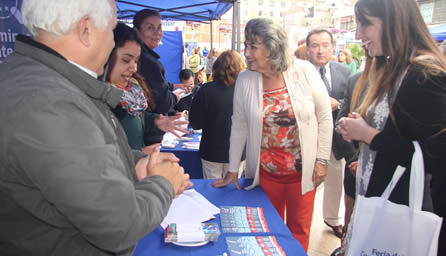 Consumidores y vecinos se informaron de sus derechos en feria organizada por el Sernac y Municipalidad de Viña del Mar