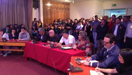 Profesionales de la Municipalidad de Viña del Mar realizan labores de apoyo a afectados de incendio de Valparaíso