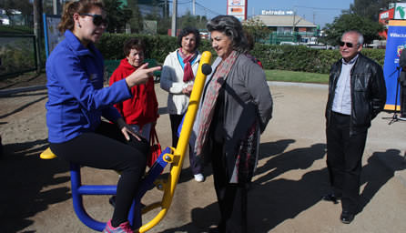 Máquinas de ejercicios en Nueva Aurora fueron entregadas por alcaldesa Virginia Reginato