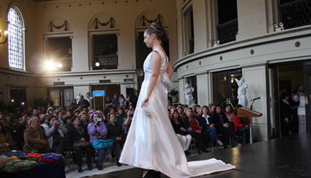 Con desfile de modas , Municipio de Viña del Mar continúa celebrando el Mes de la Madre