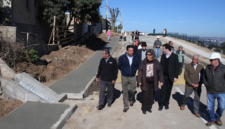 Etapa final del mejoramiento del circuito 21 Poniente de G. Carreño fue inspeccionado por alcaldesa Virginia Reginato