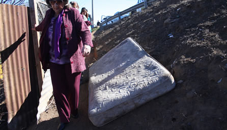 Limpieza de quebrada en cuenca Los Abetos fue fiscalizada por alcaldesa Virginia Reginato