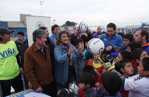 Alcaldesa Virginia Reginato, convenio escuelas deportivas