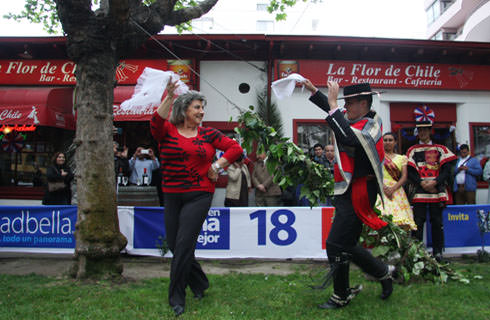 Alcaldesa Virginia Reginato, programa mes de la patria