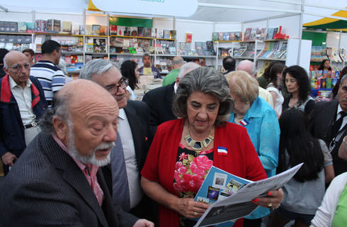 Alcaldesa Virginia REgianto , Feria del libro
