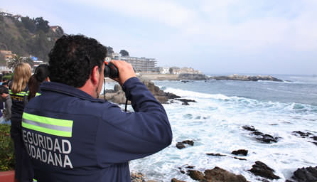 Personal de Seguridad Ciudadana de la Municipalidad Viña del Mar colabora en búsqueda de joven desaparecido