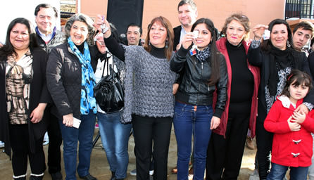 150 familias viñamarinas reciben de alcaldesa Virginia Reginato y Serviu las llaves de su casa propia