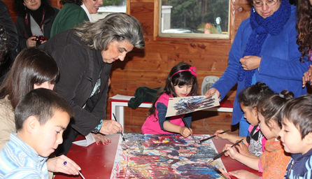 En Artequin alcaldesa Virginia Reginato compartió con niños de programa  que benefició a  222 párvulos de la JUNJI