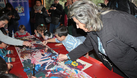 En Artequin alcaldesa Virginia Reginato compartió con niños de programa  que benefició a  222 párvulos de la JUNJI