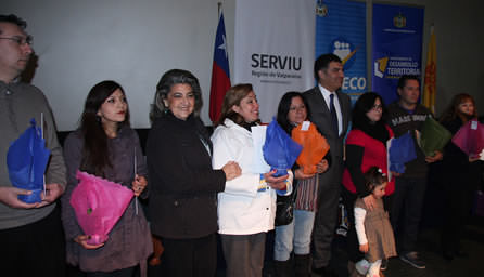 303 familias viñamarinas recibieron subsidios de clase media de parte de alcaldesa Virginia Reginato, Intendente y Serviu