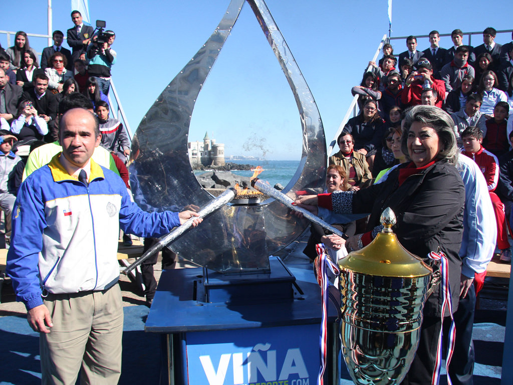Llama de la X Olimpiada Escolar y V Interempresas y Servicios Públicos encendió la alcaldesa Virginia Reginato