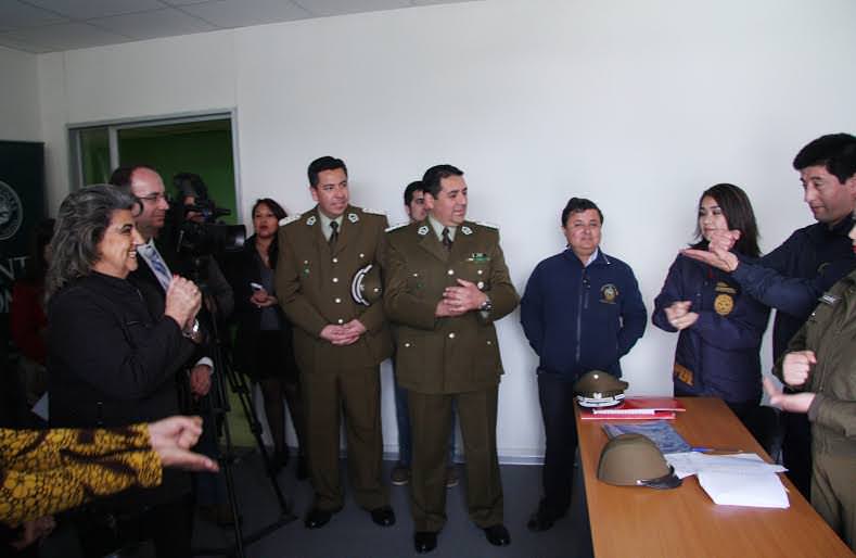 Curso de Lengua de Señas se imparte a funcionarios municipales, Pdi y Carabineros de Viña del Mar
