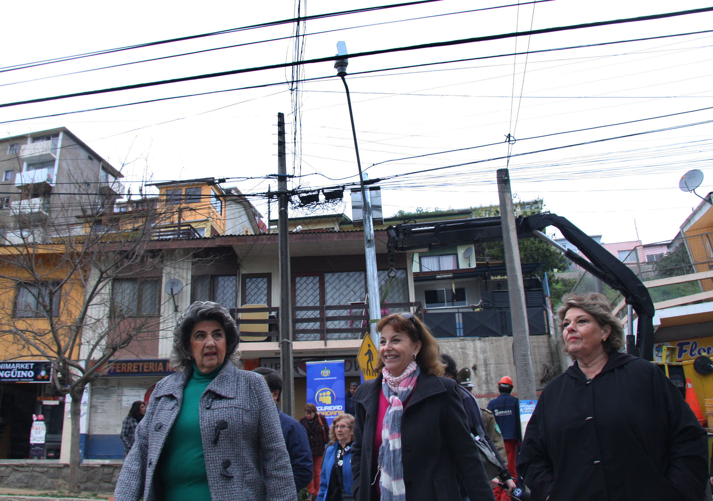 Proceso de instalación de las nuevas cámaras de Televigilancia fue encabezado por alcaldesa Virginia Reginato