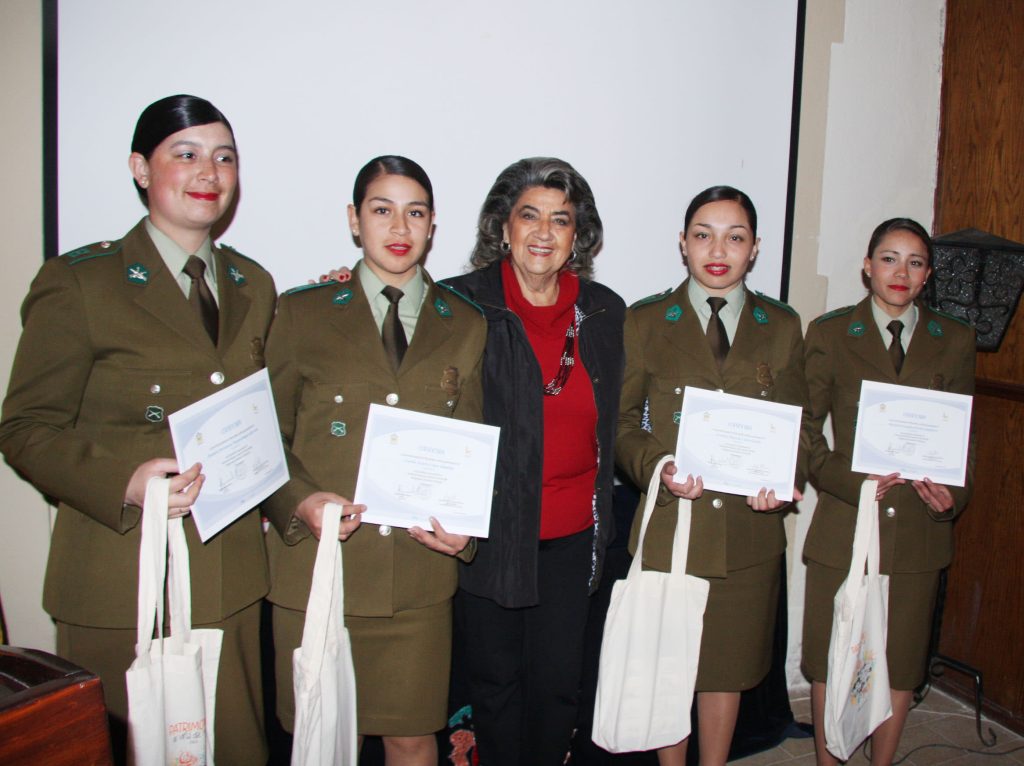 Imagen principal: Carabineros de Viña del Mar recibieron capacitación turística patrimonial