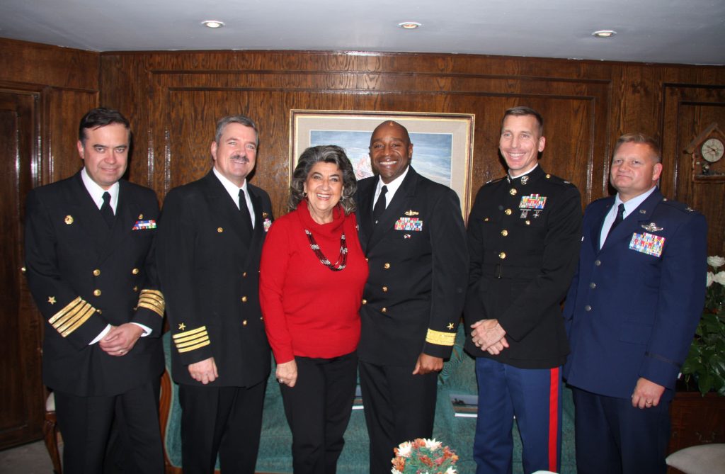 Imagen principal: Oficiales de Buque Anfibio “América” realizaron visita protocolar a alcaldesa Virginia Reginato