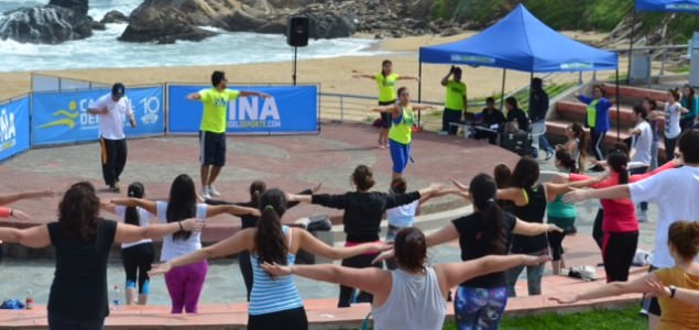 Municipalidad de Viña del Mar inicio programa de actividad física en el borde costero con masiva zumabtón