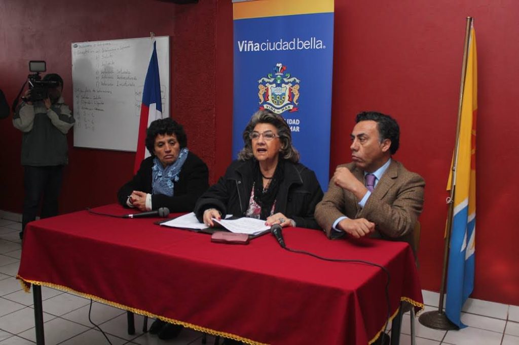 Imagen principal: Compromiso de Seremitt  para solucionar problemas de locomoción colectiva , fue valorado por alcaldes Virginia Reginato