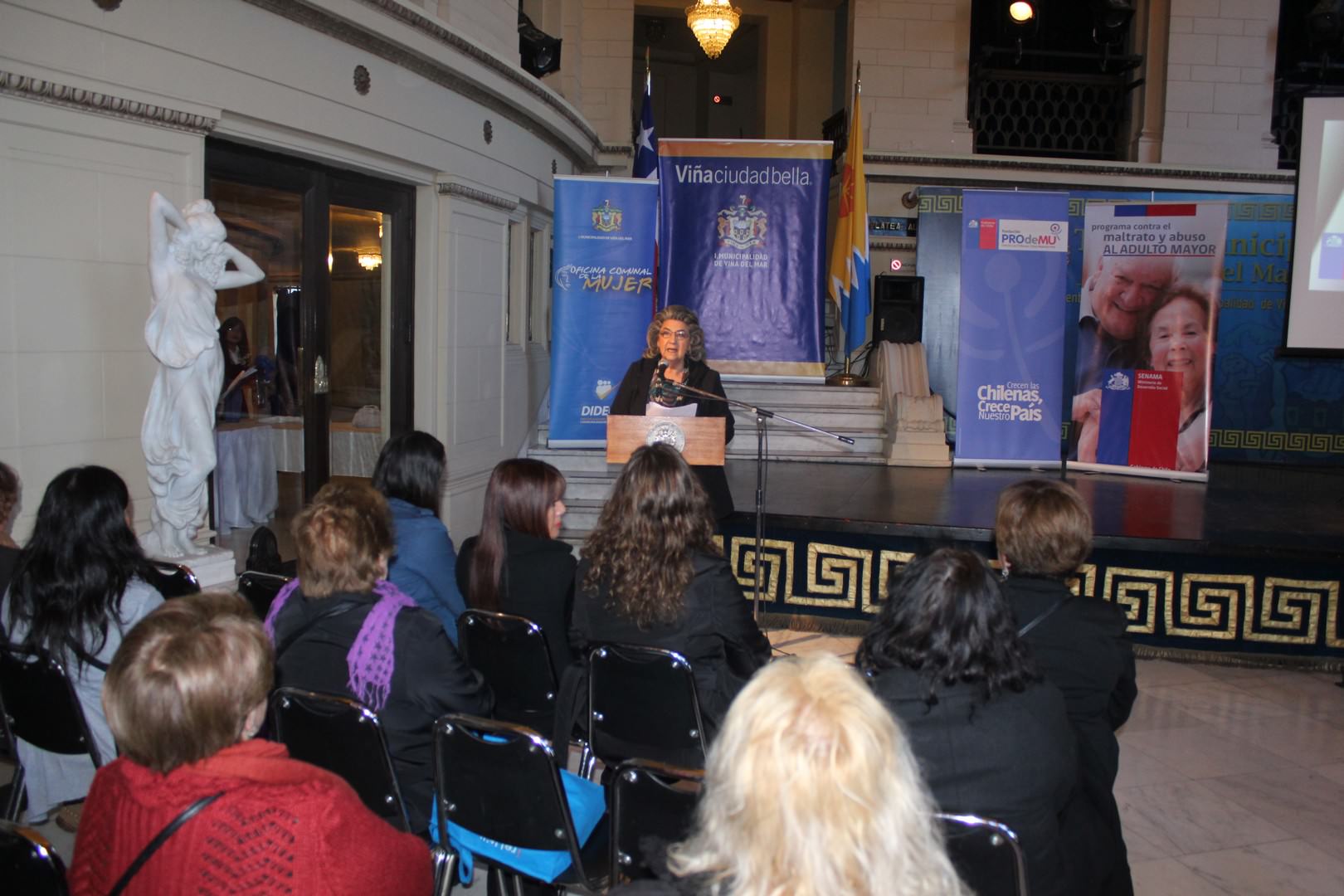 Municipio de Viña del Mar y PRODEMU desarrollaron Seminario de orientación sobre derechos de la mujer
