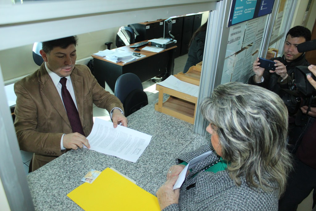 Alcaldesa Virginia Reginato se querella por instalación de bombas de ruido en la comuna