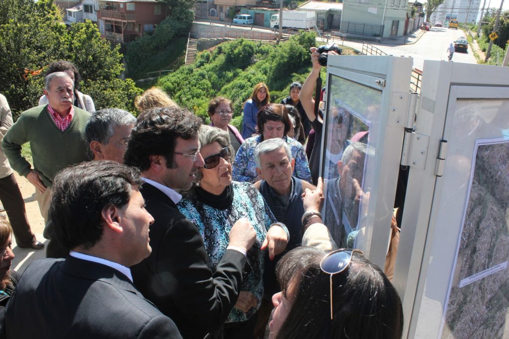 Imagen principal: Reposición de calles Gregorio Marañon y Villa Monte fue anunciada por alcaldesa Virginia Reginato e intendente