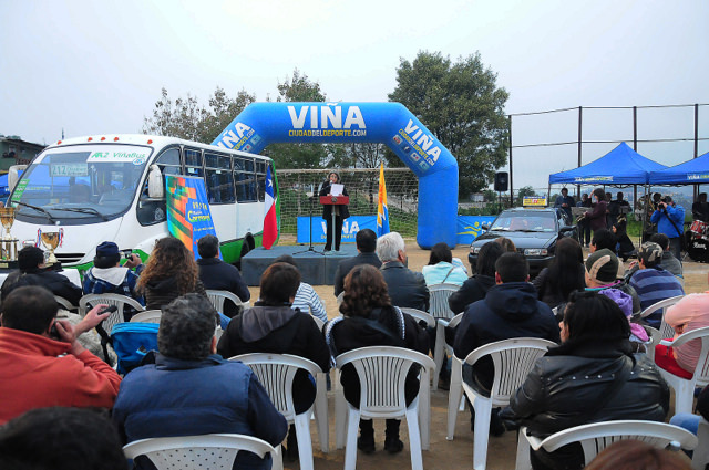 Segundo campeonato de fútbol autobusero fue inaugurado por alcaldesa Virginia Reginato
