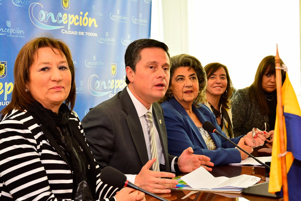 Convenio de cooperación con Municipalidad penquista firmó alcaldesa de Viña del Mar, Virginia Reginato en Concepción