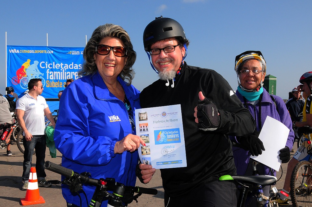 Con gran cicletada familiar se celebró en Viña del Mar el día de la bicicleta