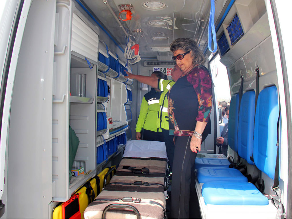 Imagen de la noticia: Alcaldesa Virginia Reginato, vehiculos salud primaria 3