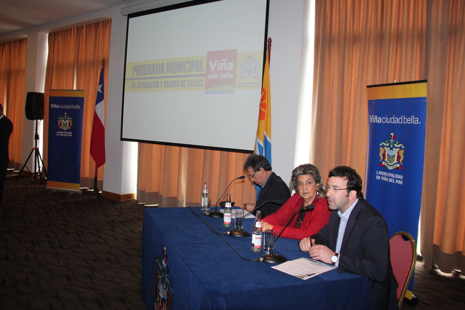 Programa Municipal de reparación y bacheo de calles 2014-2015, por $1700 millones dio a conocer alcaldesa Virginia Reginato