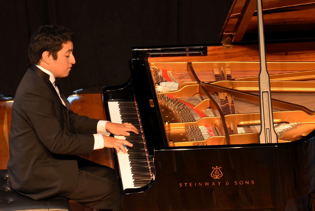 Municipalidad de Viña del Mar invita a concierto del pianista Simón Eckhardt