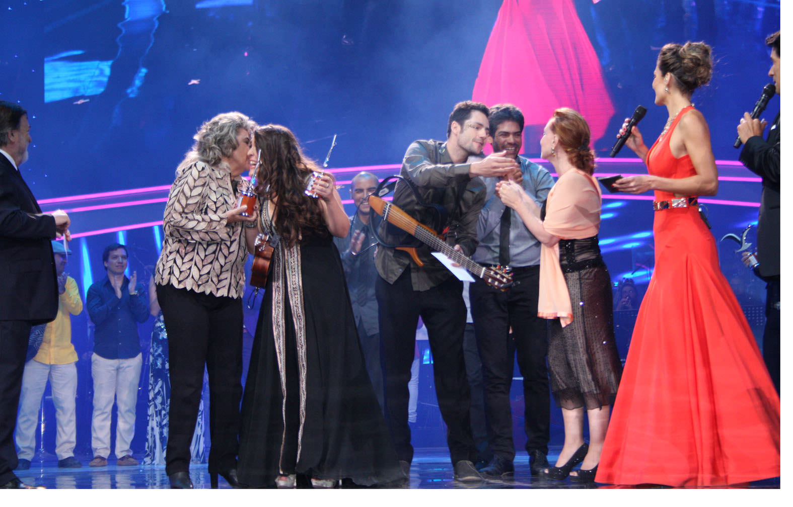 A entrega de premios Grammy asistirá alcaldesa Virginia Reginato con gira de promoción del Festival de Viña