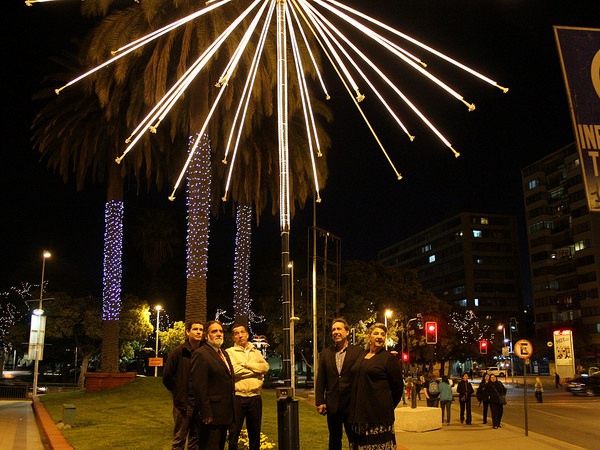 Municipalidad de Viña del Mar ya encendió luces ornamentales de Navidad y verano