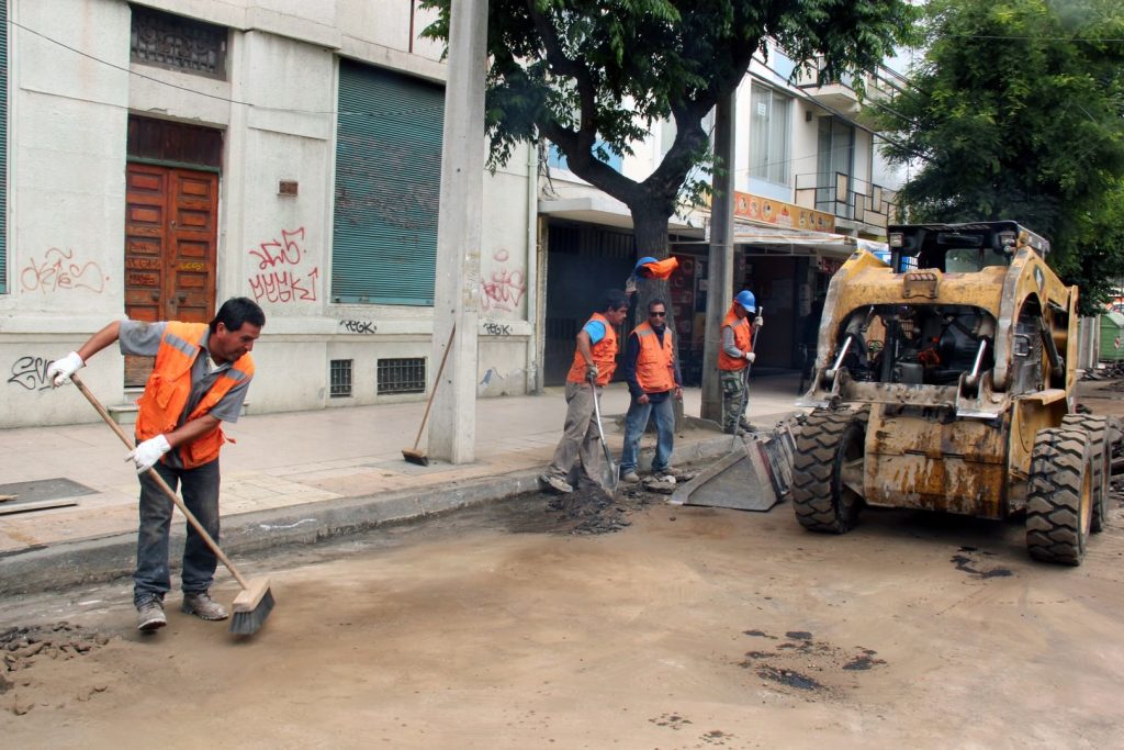 Imagen principal: Municipio de Viña del Mar inició mejoramiento de calzada de calle Quinta