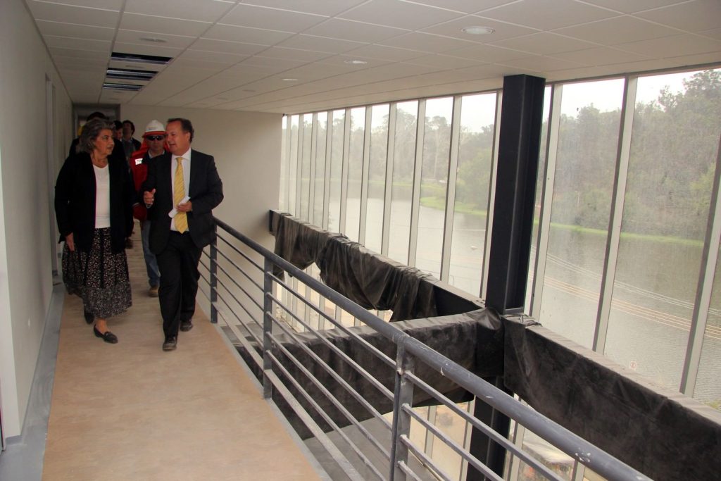 Imagen principal: Obras de Estadio Sausalito avanzan de acuerdo a lo establecido informó alcaldesa Virginia Reginato