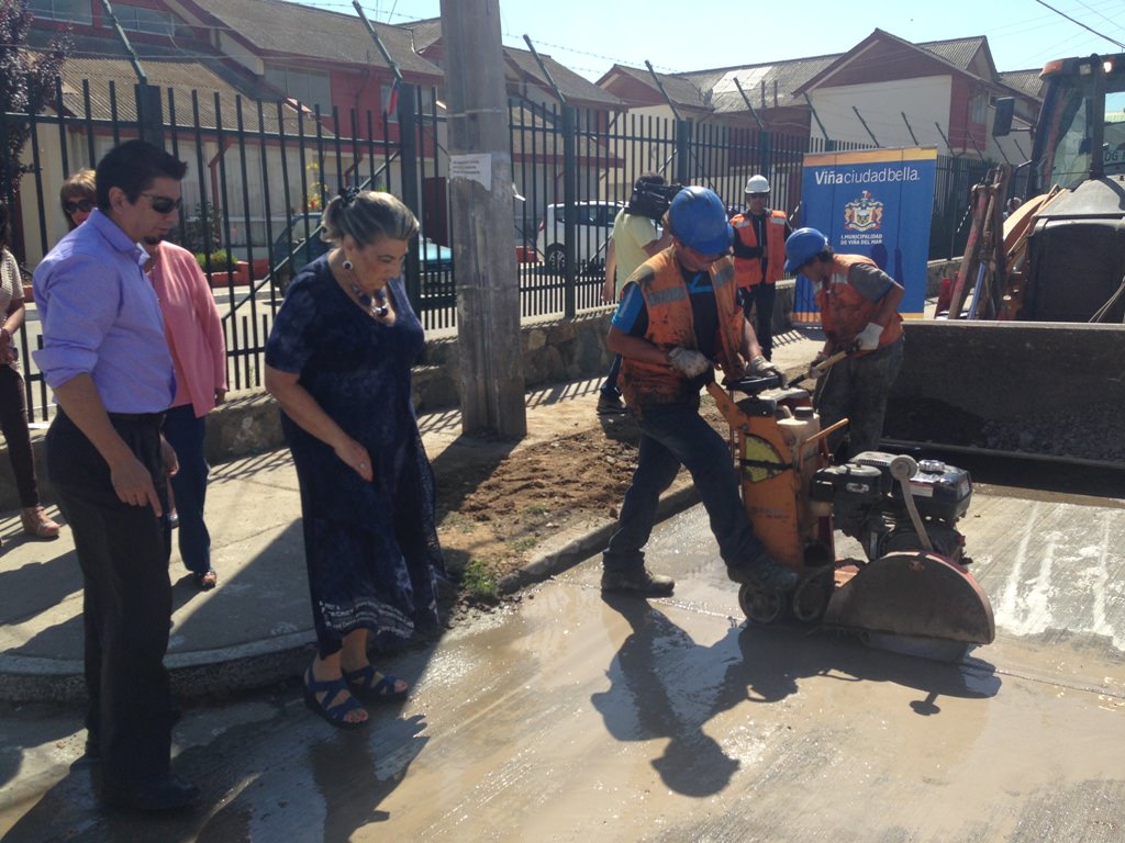 Municipalidad de Viña del Mar reparó más de mil metros cuadrados de calzada en Santa Inés