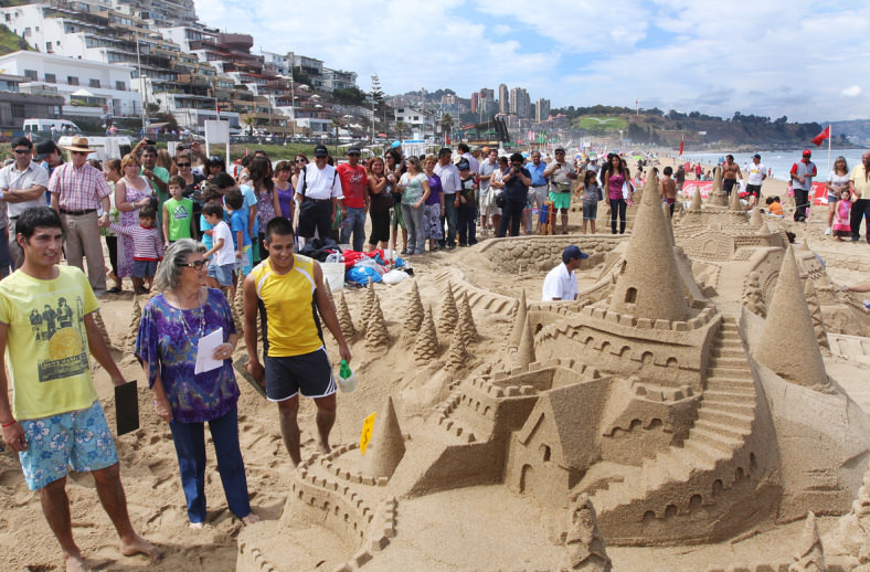 Continúa 32ª versión del concurso de castillos de arena en Reñaca