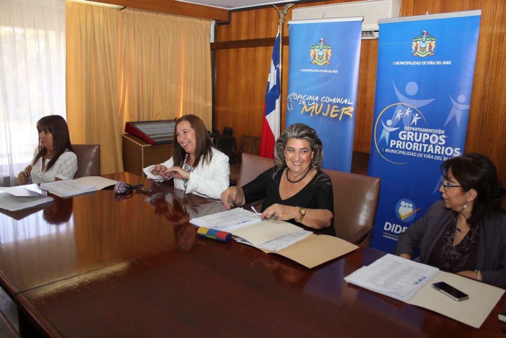 Imagen principal: Jurado presidido por alcaldesa Virginia Reginato, presentó postulantes a la mujer destacada  de Viña del Mar