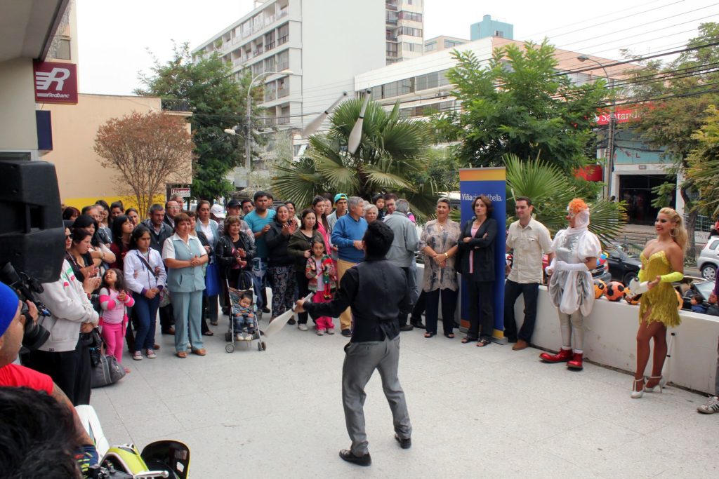 Imagen principal: Artistas de American Circus saludaron a alcaldesa Virginia Reginato