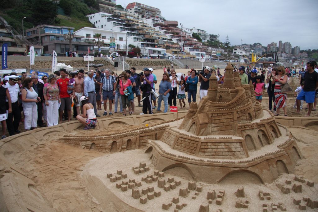 Imagen principal: En Reñaca finaliza 32ª versión de Concurso de Castillos de Arena organizada por municipio de Viña del Mar