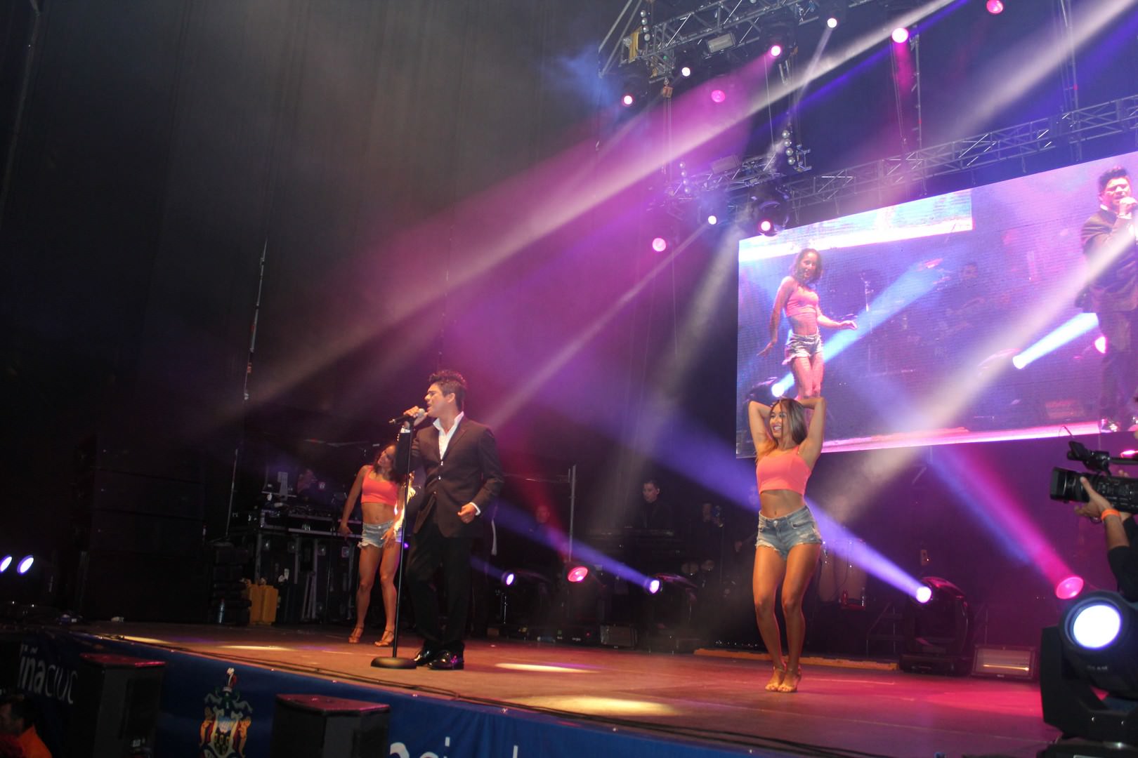 Municipio de Viña del Mar ofreció exitoso concierto de Américo para el día de los enamorados